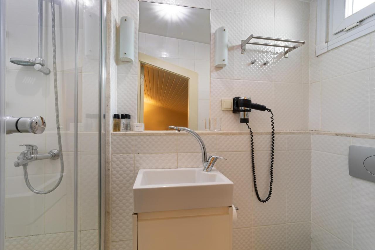 Meroddi Galata Flats Istanbul Exterior photo